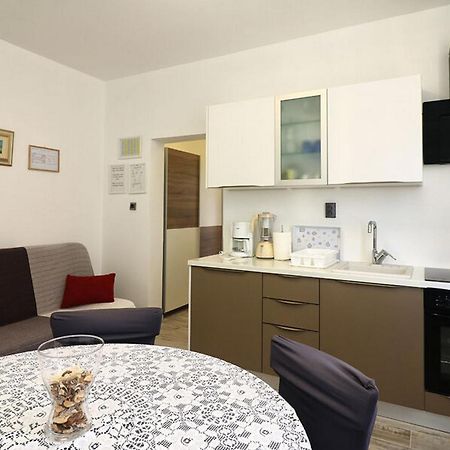 Apartments Mili - Near The Sea And The Centar Of Place Betina  Εξωτερικό φωτογραφία