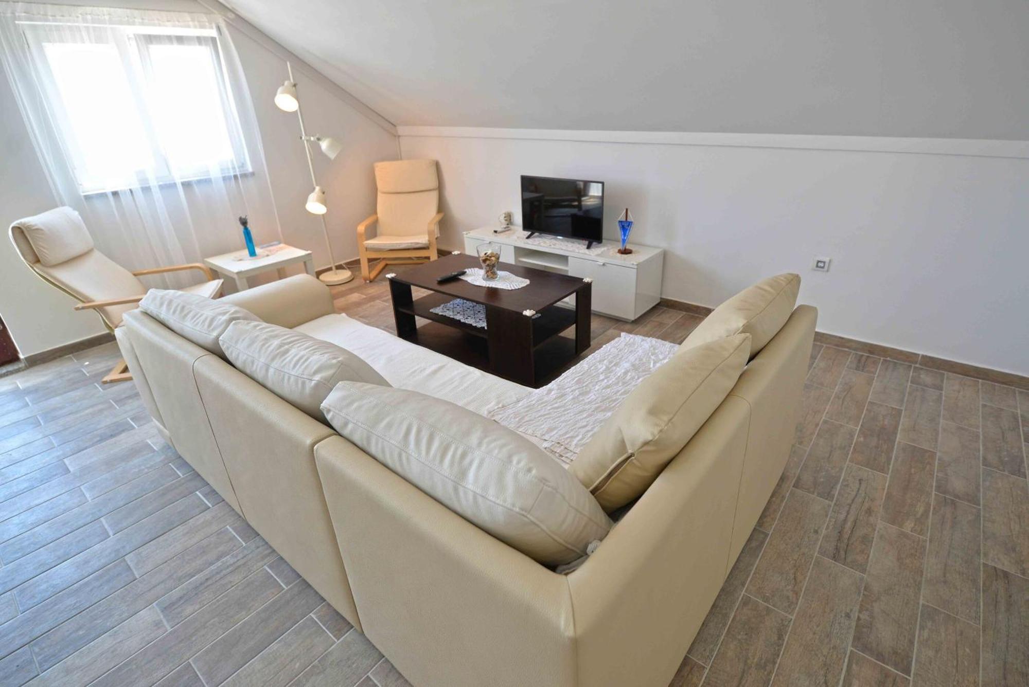 Apartments Mili - Near The Sea And The Centar Of Place Betina  Εξωτερικό φωτογραφία