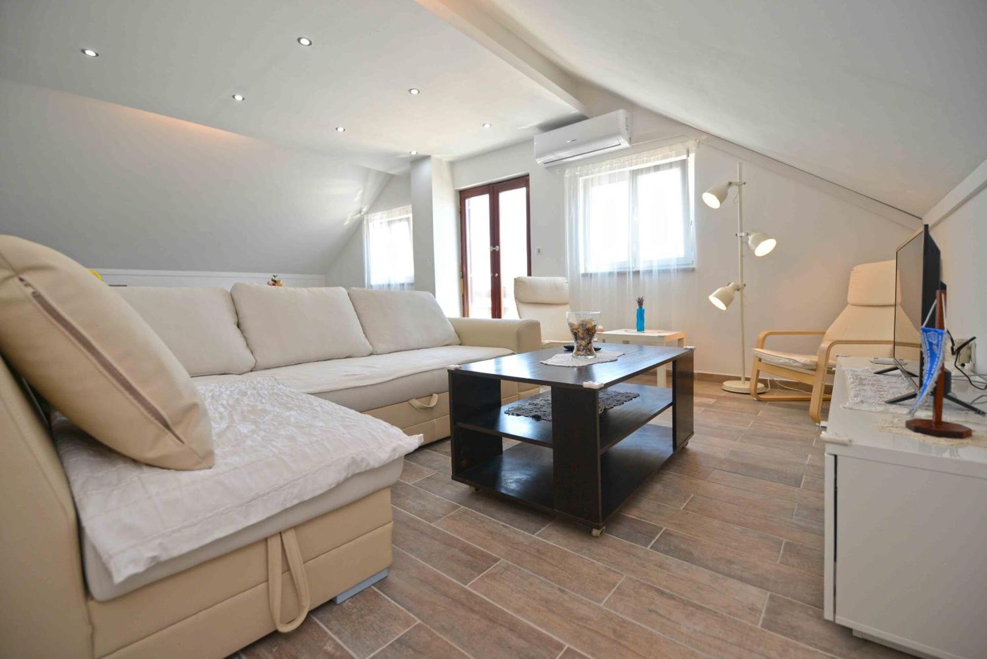 Apartments Mili - Near The Sea And The Centar Of Place Betina  Εξωτερικό φωτογραφία