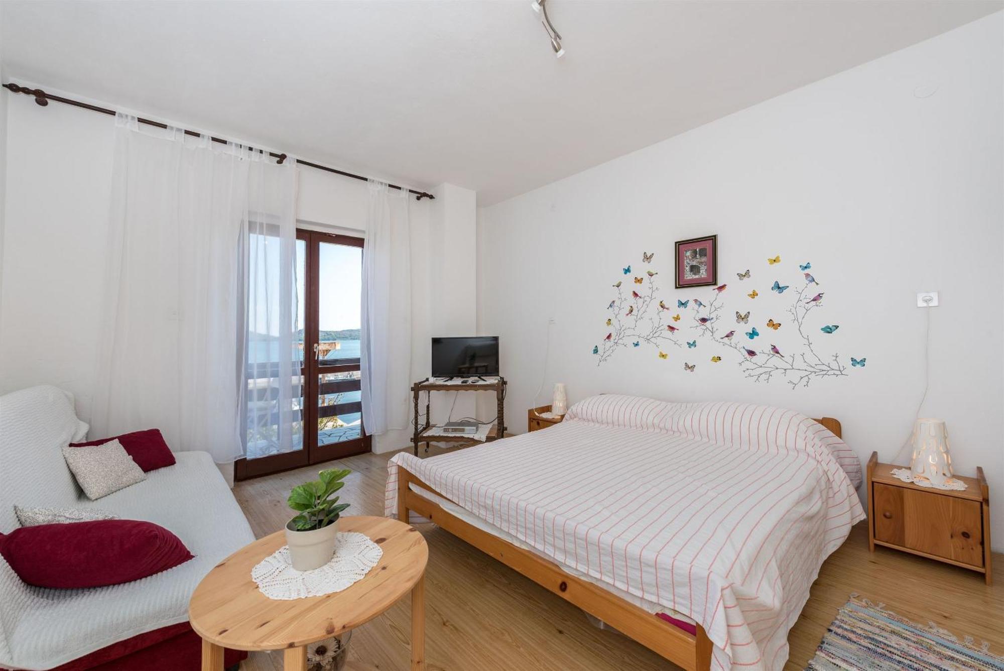 Apartments Mili - Near The Sea And The Centar Of Place Betina  Εξωτερικό φωτογραφία