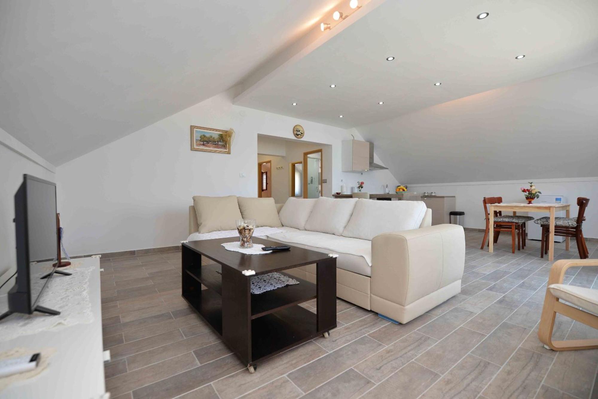 Apartments Mili - Near The Sea And The Centar Of Place Betina  Εξωτερικό φωτογραφία