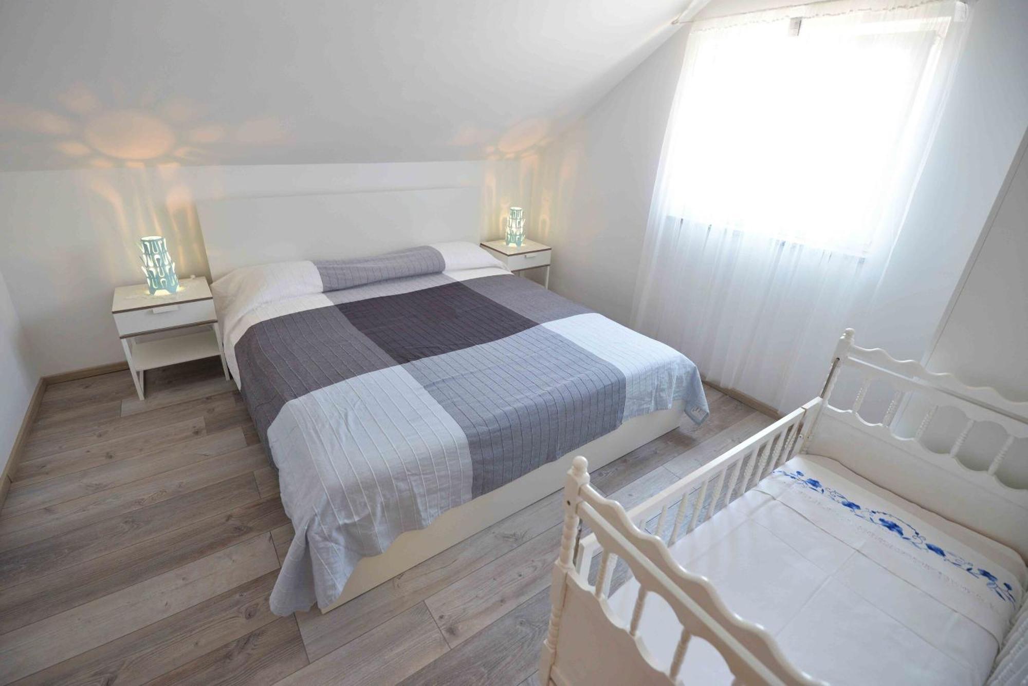Apartments Mili - Near The Sea And The Centar Of Place Betina  Εξωτερικό φωτογραφία