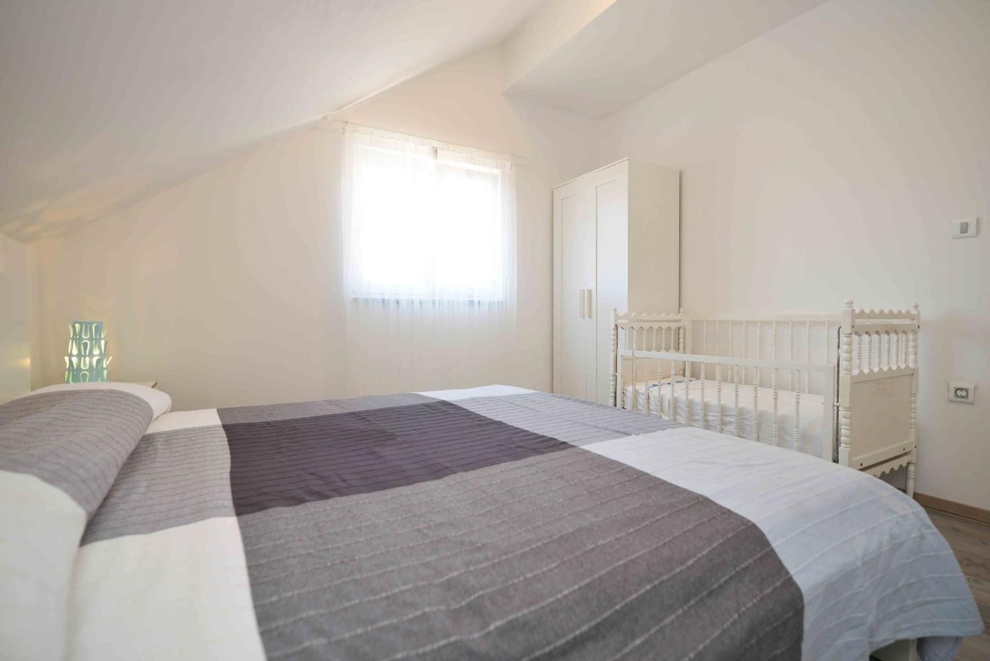 Apartments Mili - Near The Sea And The Centar Of Place Betina  Εξωτερικό φωτογραφία