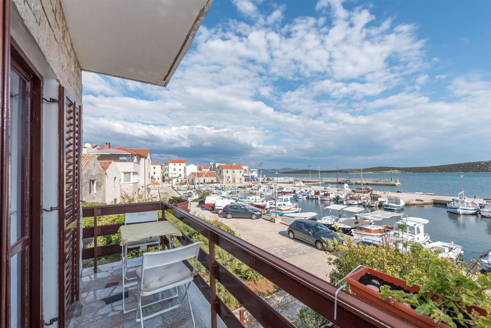 Apartments Mili - Near The Sea And The Centar Of Place Betina  Εξωτερικό φωτογραφία