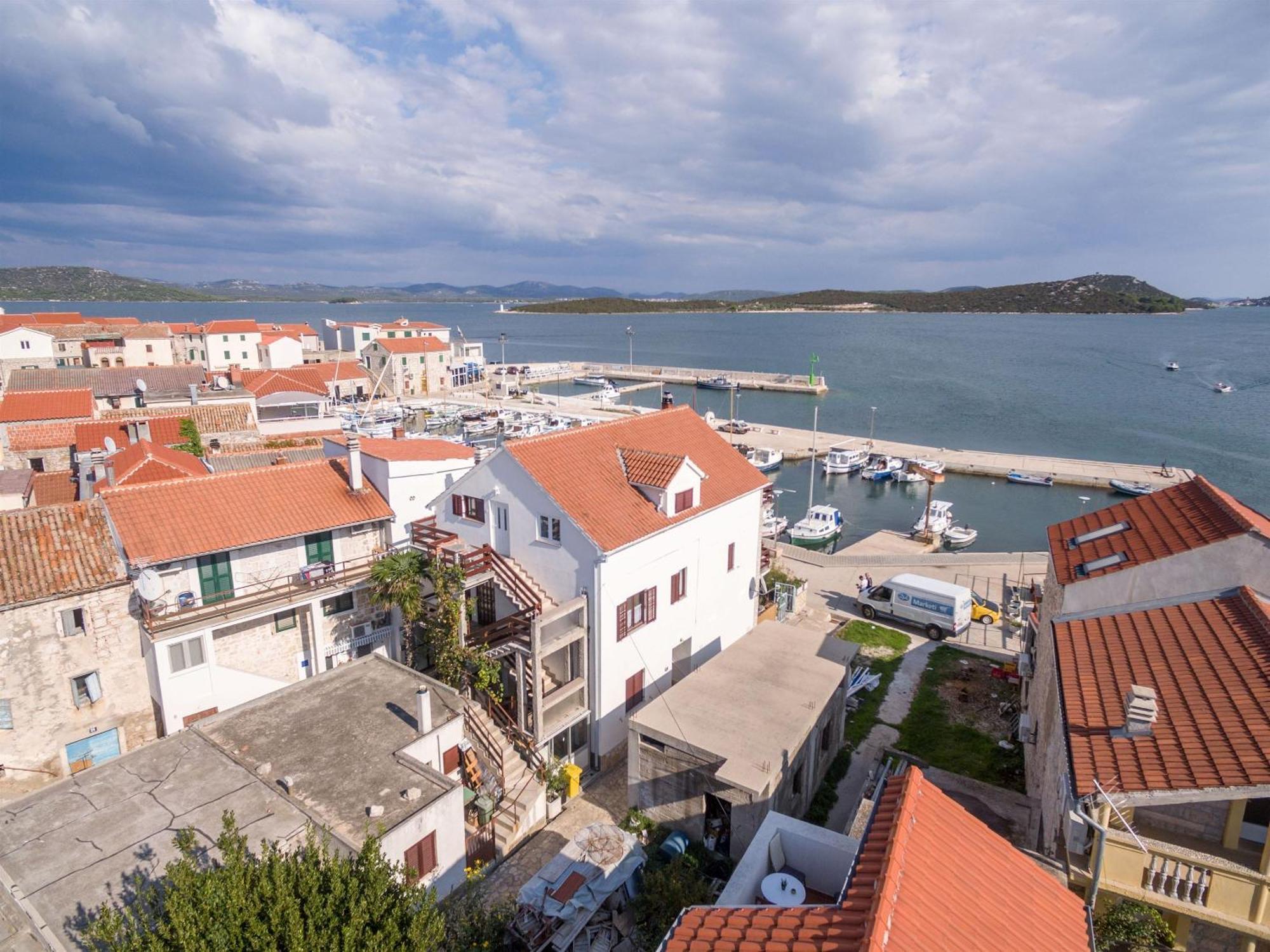 Apartments Mili - Near The Sea And The Centar Of Place Betina  Εξωτερικό φωτογραφία