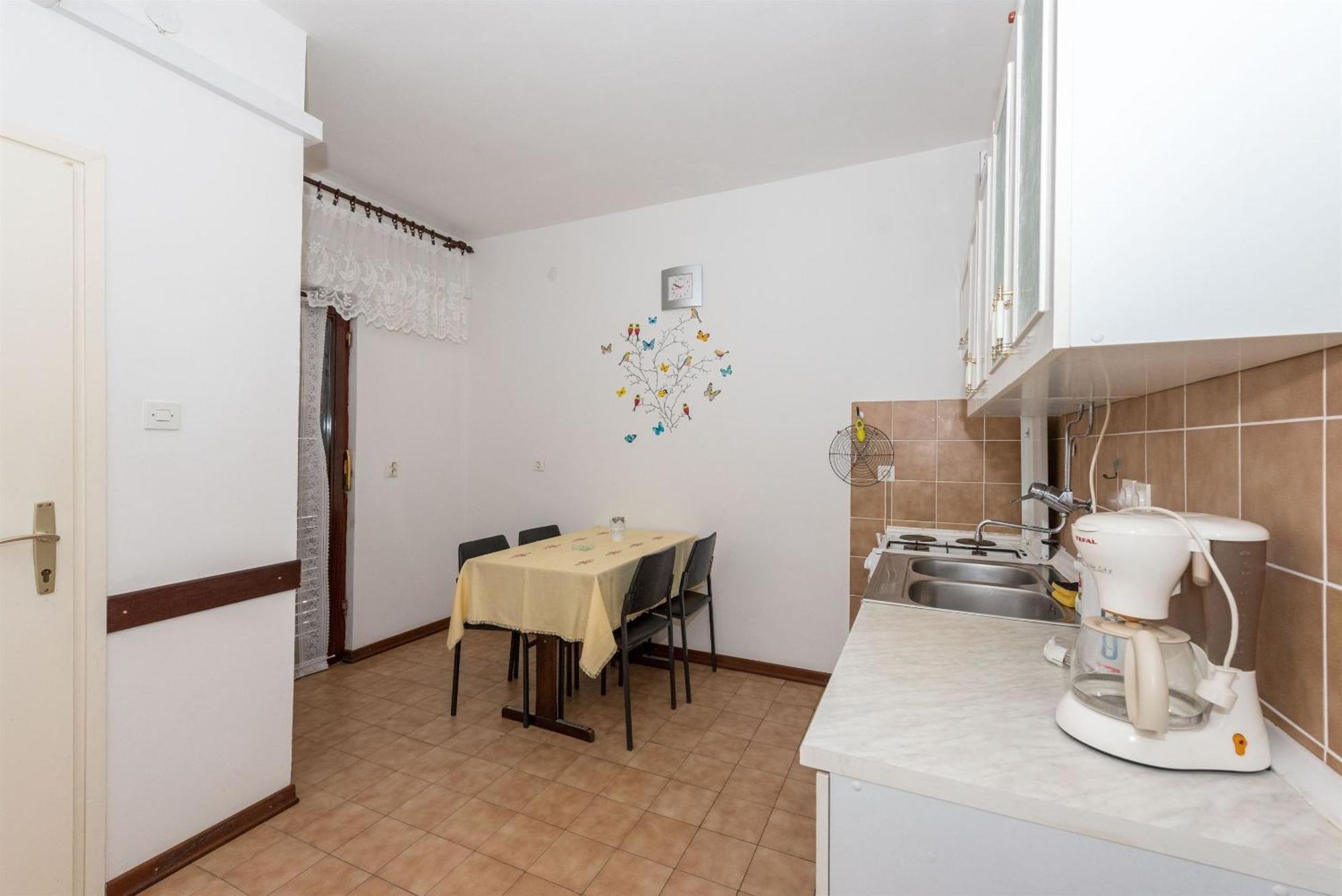 Apartments Mili - Near The Sea And The Centar Of Place Betina  Εξωτερικό φωτογραφία