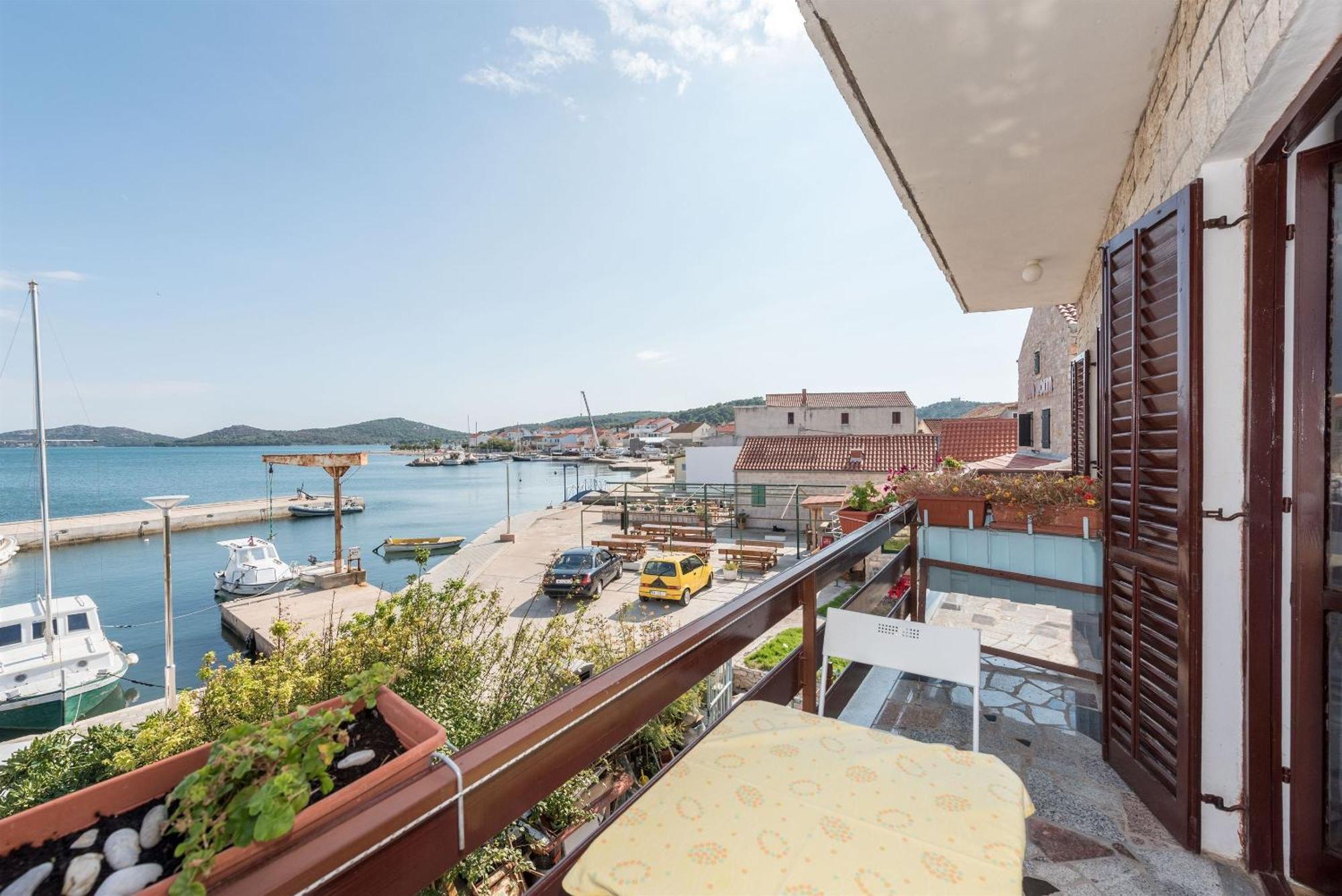 Apartments Mili - Near The Sea And The Centar Of Place Betina  Εξωτερικό φωτογραφία